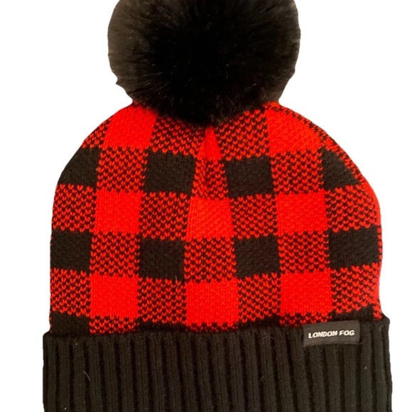 London Fog Women's Beanie Hat Red And Black Plaid Black Pom Pom Faux Fur Lining - Picture 1 of 4